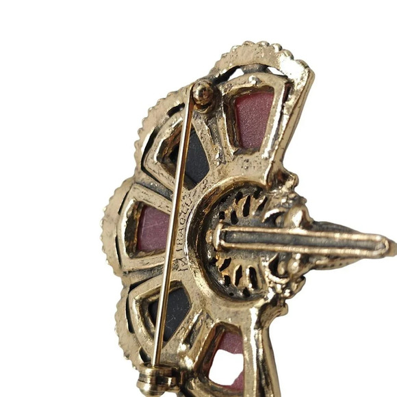 MIRACLE Black Red Gemstone Fan Brooch Pin Gold Tone Vintage Celtic - Picture 6 of 6